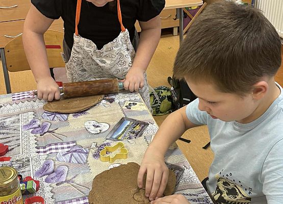 Grafika 7: Zajęcia kulinarne w klasie 3 - pieczemy pierniki