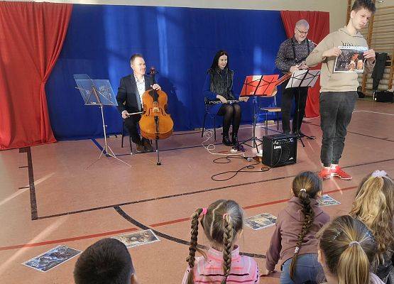 Grafika 3: Podróż po świecie muzyki filmowej - spotkanie z Agencją artystyczną ARTIZMA