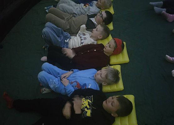 Grafika 4: Interaktywne zajęcia z mobilnym planetarium