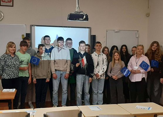 Grafika 4: Spotkanie z przedstawicielami Powiatowego Urzędu Pracy w Lęborku w ramach akcji „Funduszowy Maj”.