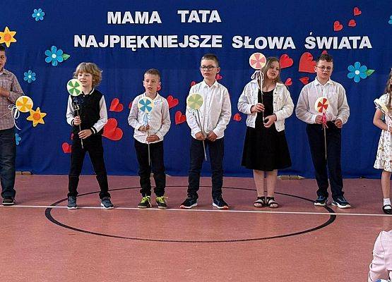 Grafika 8: Mama i Tata to najpiękniejsze słowa świata