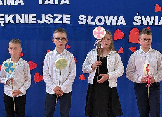 Grafika 9: Mama i Tata to najpiękniejsze słowa świata