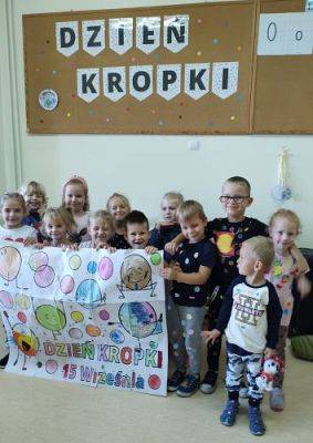 Grafika #1: Dzień Kropki w przedszkolu