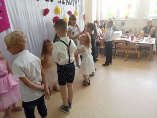 Grafika #46: Czas do szkoły!