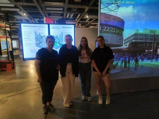 Grafika #23: Wycieczka do Warszawy klas VIII gminy Wicko