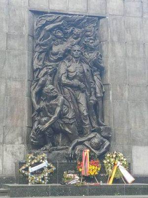 Grafika #42: Wycieczka do Warszawy klas VIII gminy Wicko