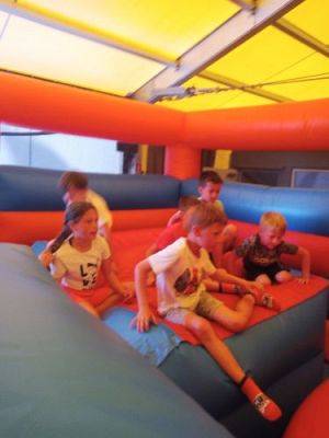 Grafika #23: Wycieczka do Funlandii