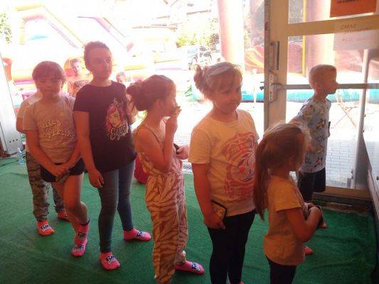 Grafika #43: Wycieczka do Funlandii