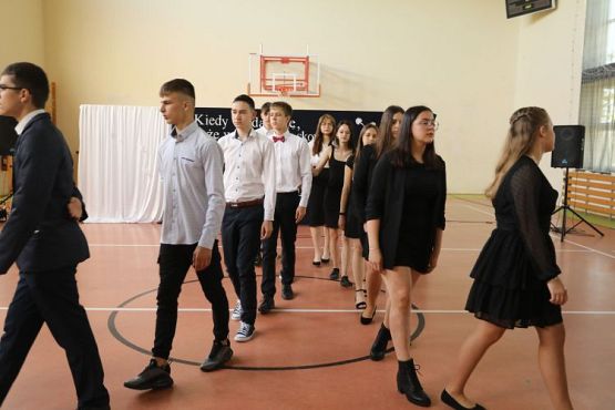 Grafika #9: "Kiedy wydaje się, że wszystko się skończyło"- koniec roku szkolnego