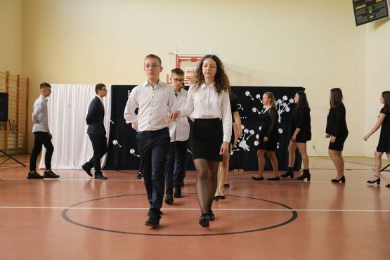 Grafika #10: "Kiedy wydaje się, że wszystko się skończyło"- koniec roku szkolnego