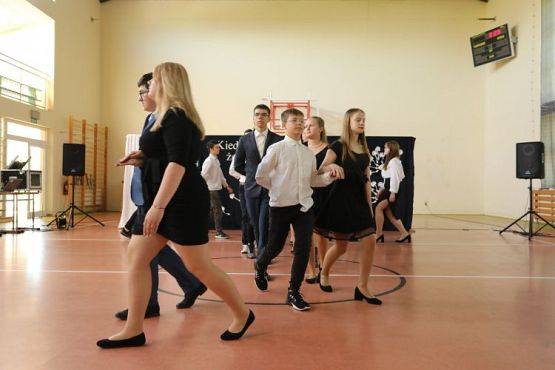 Grafika #12: "Kiedy wydaje się, że wszystko się skończyło"- koniec roku szkolnego