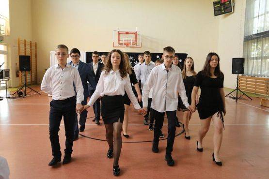 Grafika #17: "Kiedy wydaje się, że wszystko się skończyło"- koniec roku szkolnego