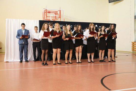 Grafika #21: "Kiedy wydaje się, że wszystko się skończyło"- koniec roku szkolnego