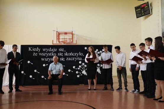 Grafika #30: "Kiedy wydaje się, że wszystko się skończyło"- koniec roku szkolnego