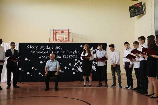 Grafika #31: "Kiedy wydaje się, że wszystko się skończyło"- koniec roku szkolnego