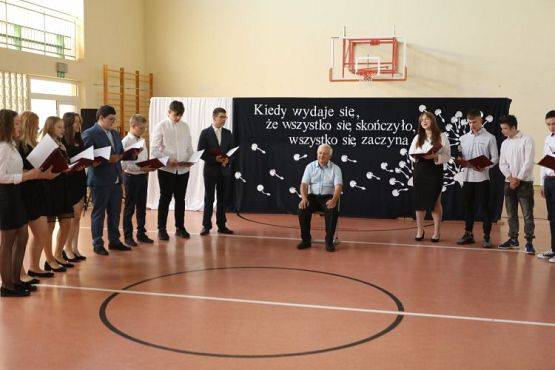 Grafika #34: "Kiedy wydaje się, że wszystko się skończyło"- koniec roku szkolnego