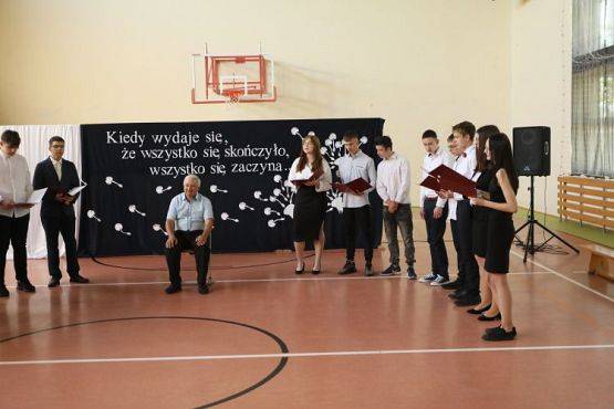 Grafika #35: "Kiedy wydaje się, że wszystko się skończyło"- koniec roku szkolnego