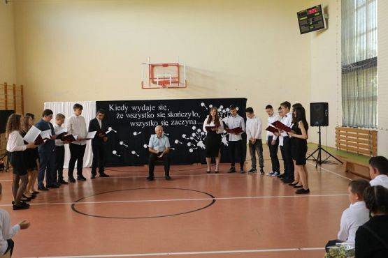 Grafika #37: "Kiedy wydaje się, że wszystko się skończyło"- koniec roku szkolnego