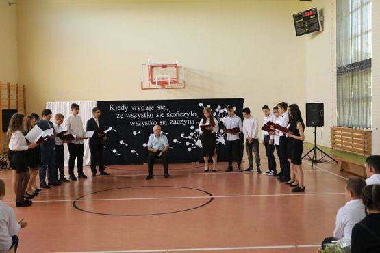 Grafika #38: "Kiedy wydaje się, że wszystko się skończyło"- koniec roku szkolnego