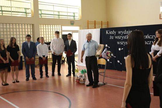 Grafika #40: "Kiedy wydaje się, że wszystko się skończyło"- koniec roku szkolnego