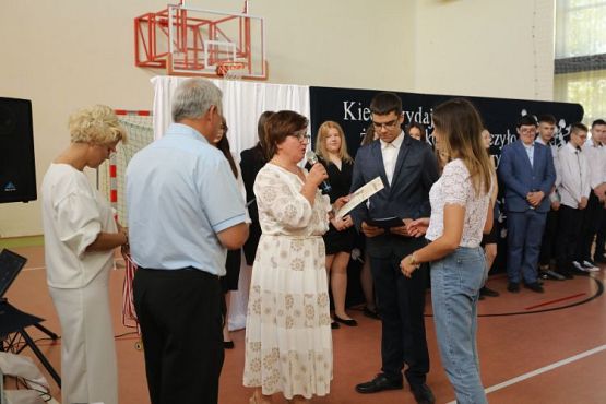 Grafika #61: "Kiedy wydaje się, że wszystko się skończyło"- koniec roku szkolnego