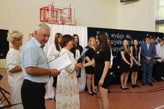 Grafika #64: "Kiedy wydaje się, że wszystko się skończyło"- koniec roku szkolnego