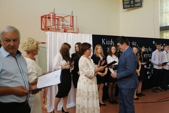 Grafika #66: "Kiedy wydaje się, że wszystko się skończyło"- koniec roku szkolnego