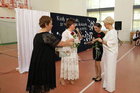 Grafika #80: "Kiedy wydaje się, że wszystko się skończyło"- koniec roku szkolnego