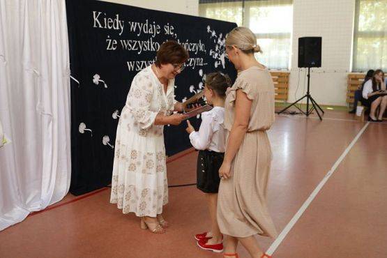 Grafika #100: "Kiedy wydaje się, że wszystko się skończyło"- koniec roku szkolnego