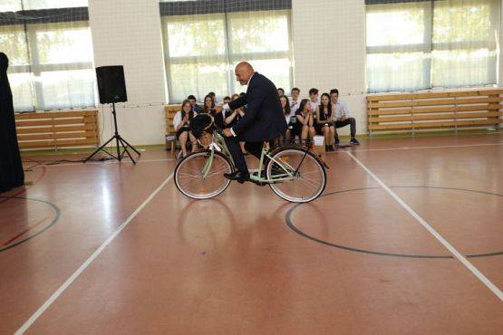 Grafika #153: "Kiedy wydaje się, że wszystko się skończyło"- koniec roku szkolnego