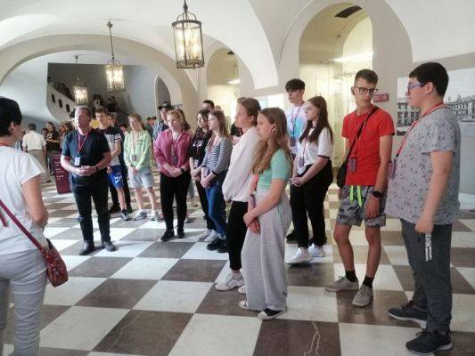 Grafika #1: Wycieczka do Warszawy klasy 8