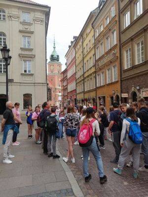 Grafika #14: Wycieczka do Warszawy klasy 8