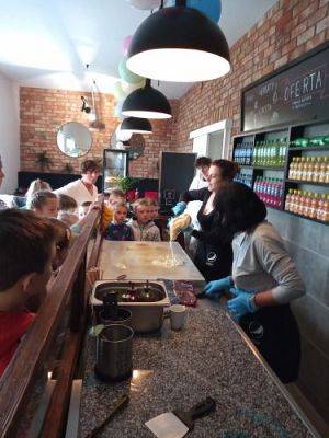 Grafika #8: Manufaktura Słodyczy w Łebie cz. 2