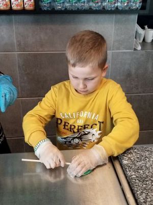 Grafika #35: Manufaktura Słodyczy w Łebie