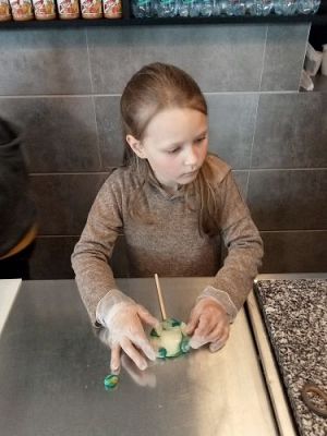 Grafika #42: Manufaktura Słodyczy w Łebie