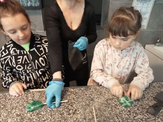 Grafika #48: Manufaktura Słodyczy w Łebie