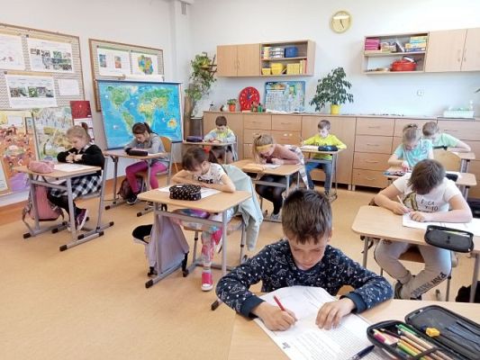 Grafika #0: Konkurs czytania ze zrozumieniem "Główka pracuje!"