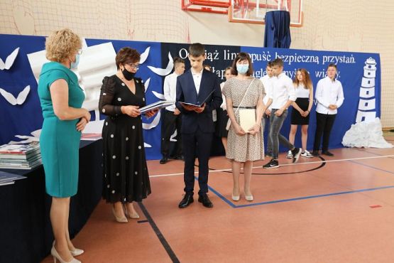Grafika #14: Zakończenie roku szkolnego 2020/2021