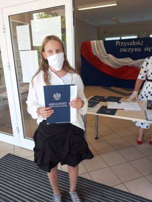 Grafika #4: Zakończenie roku szkolnego 2019/2020 - rozdanie świadectw