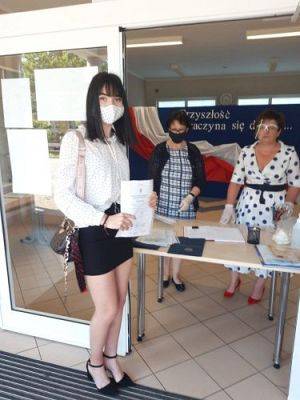 Grafika #5: Zakończenie roku szkolnego 2019/2020 - rozdanie świadectw