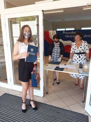 Grafika #11: Zakończenie roku szkolnego 2019/2020 - rozdanie świadectw