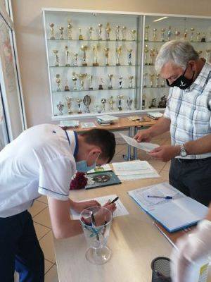 Grafika #16: Zakończenie roku szkolnego 2019/2020 - rozdanie świadectw