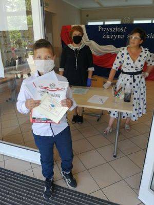 Grafika #19: Zakończenie roku szkolnego 2019/2020 - rozdanie świadectw