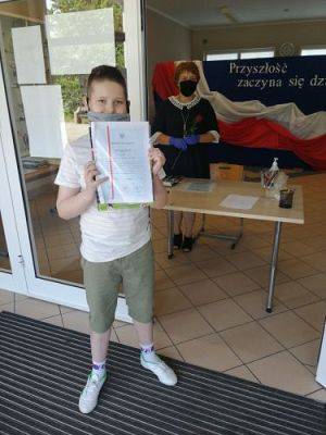 Grafika #21: Zakończenie roku szkolnego 2019/2020 - rozdanie świadectw