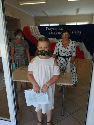 Grafika #34: Zakończenie roku szkolnego 2019/2020 - rozdanie świadectw