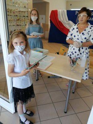 Grafika #36: Zakończenie roku szkolnego 2019/2020 - rozdanie świadectw