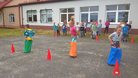 Grafika #12: Dzień Dziecka i Sportu w naszej szkole