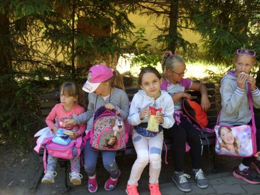 Grafika #33: Wycieczka kl. O-III do zoo