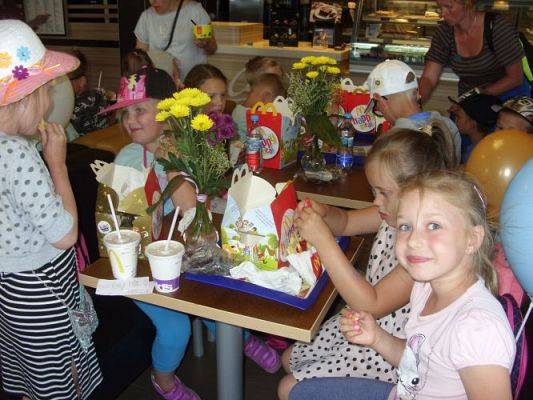 Grafika #60: Wycieczka kl. O-III do zoo