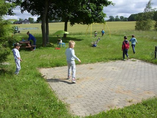 Grafika #6: Piknik w klasie pierwszej